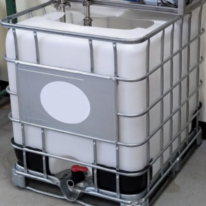 Modified IBC tote for bulk compost tea production by the Worm Casting Co